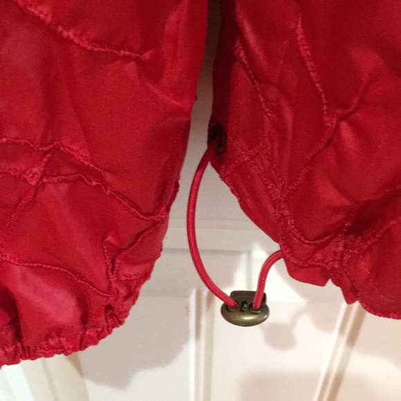 Red jacket - Picture 4 of 4